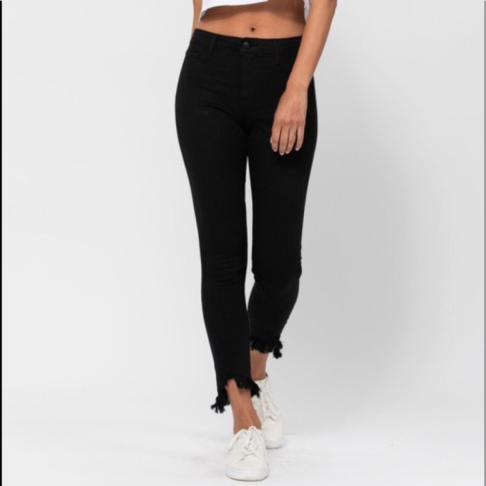 Asymmetric Frayed Hem Jeans